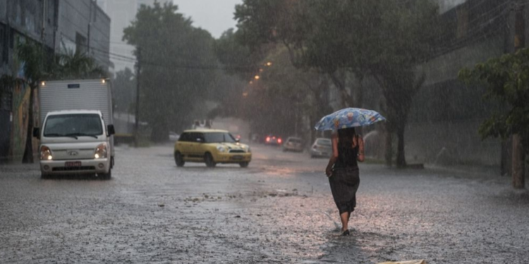 18 estados brasileiros ainda estão com forte alerta de chuva; veja quais