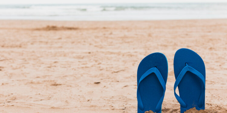 Depois da Havaianas, outra marca de chinelos entra na mira da direita e gera reação