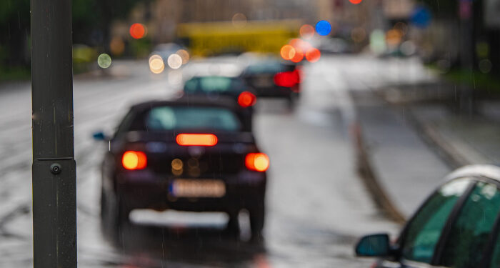 “Brincadeira” que vários motoristas fazem na rua é crime e pode dar multa de R$ 2.934,70