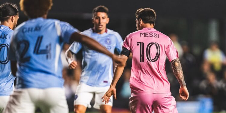 Lionel Messi faz história e conquista feito que nem Pelé e CR7 conseguiram no futebol