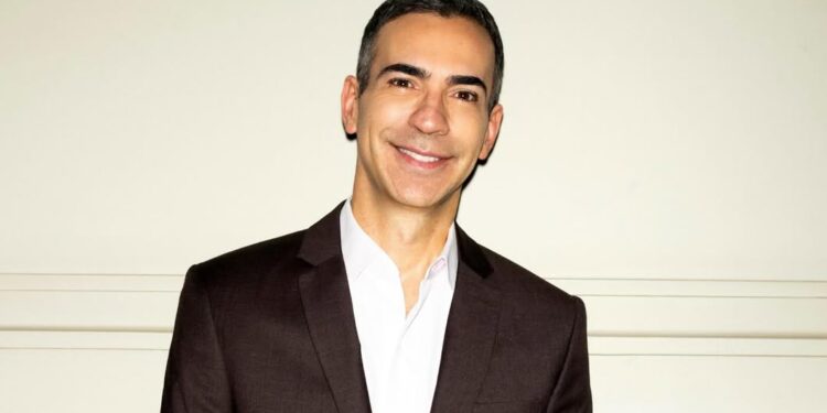 Globo triplica salário de César Tralli; veja quanto receberá o novo âncora do Jornal Nacional