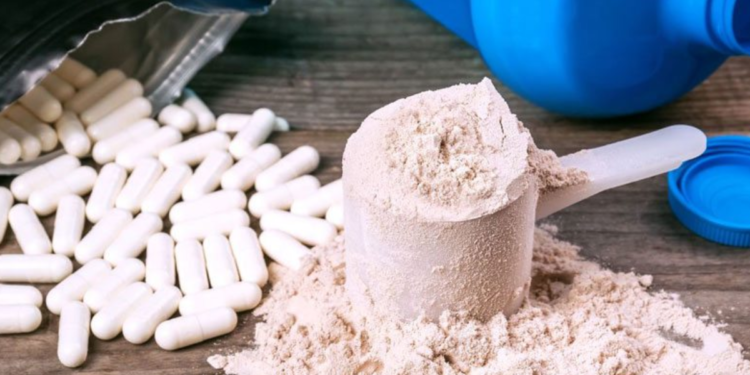 Anvisa proíbe a venda de 4 marcas de suplementos e produtos começam a ser removidos das prateleiras