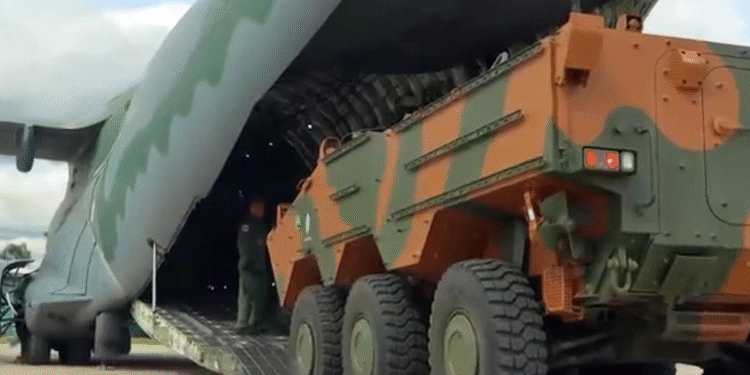 Embraer vai enviar 15 novos caminhões modernos e versáteis ao Exército brasileiro