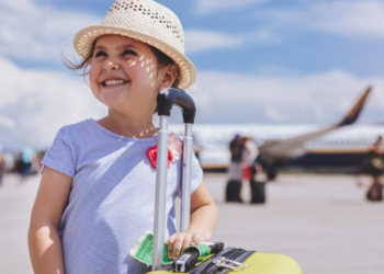 Férias chegando: veja os documentos necessários para viajar com crianças neste verão