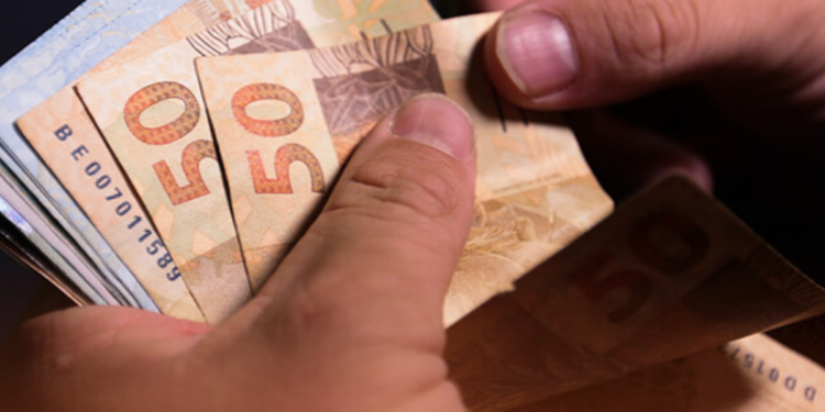 Governo confirma antecipação do décimo terceiro e brasileiros podem esperar pagamento em 10/12