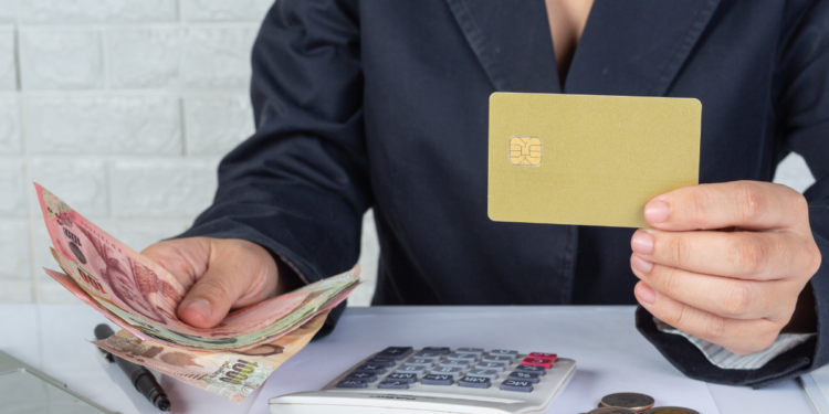 Lei passa a valer e bancos não podem mais cobrar juros exorbitantes de clientes