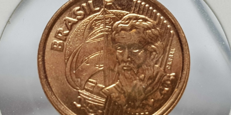 Moeda de 1 centavo é negociada por R$ 500 no mercado paralelo