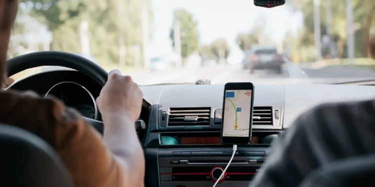 Motorista de aplicativo te deixou em outro destino? Você pode receber uma indenização de R$ 2 mil