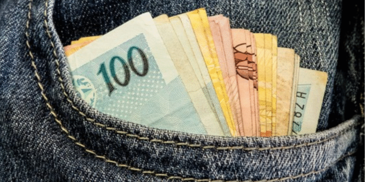 Na sexta-feira (05/12), milhares de brasileiros terão direito a receber pagamento que vai encher a conta do banco