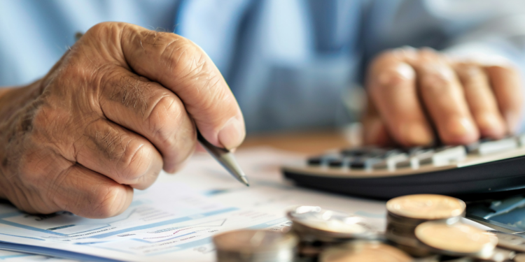Novo cálculo da aposentadoria entra em vigor e promete aumentar o salário de idosos neste país