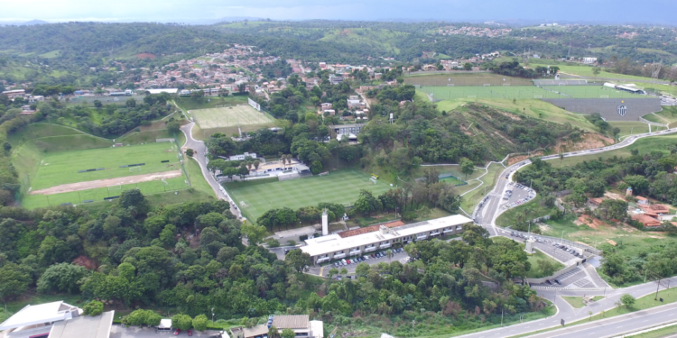 O time da Série A do Brasileirão que é dono de uma cidade inteira no Brasil