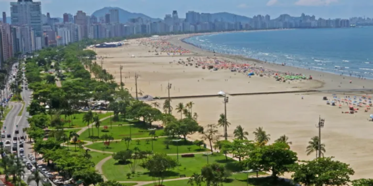 Praia preferida dos idosos no Brasil fica em SP e conta com jardim reconhecido mundialmente por sua beleza