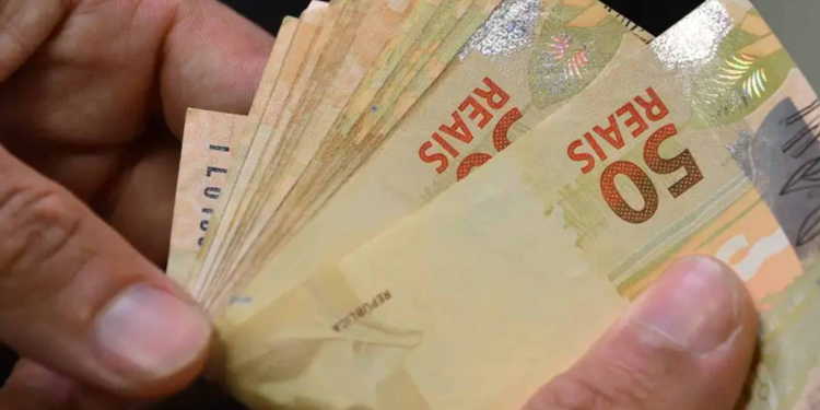 Presente de Natal: 95 milhões de trabalhadores vão receber pagamento extra até 18/12