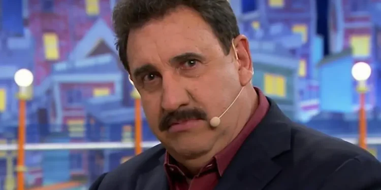 Ratinho não perde tempo e detona Zezé Di Camargo ao vivo no SBT