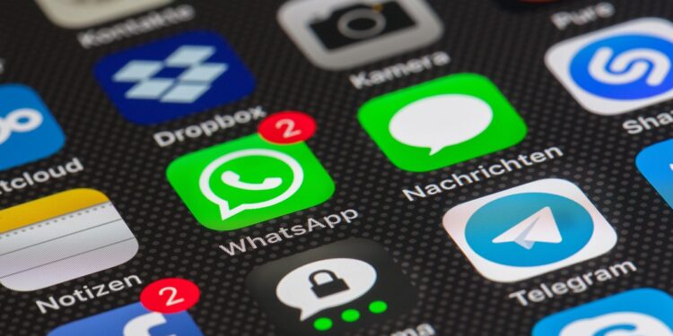 O que significa ter várias mensagens não lidas no WhatsApp, segundo a psicologia