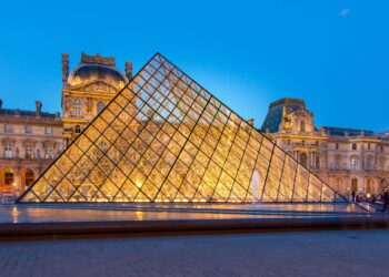 Após o roubo mais falado de 2025, Museu do Louvre sofreu nova tragédia: 400 obras foram afetadas