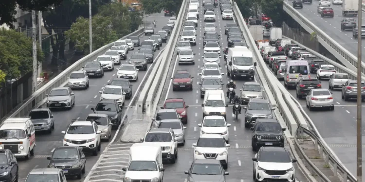 Famosa rodovia brasileira vai enfrentar forte congestionamento até 31/12