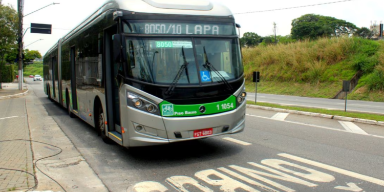 2026 acabou de começar e passageiros já encaram aumento de 21% na passagem de ônibus
