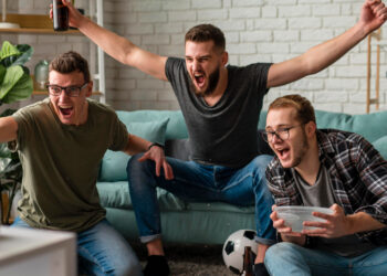 Fãs de futebol vão receber R$ 300 para denunciar sites piratas que transmitem jogos