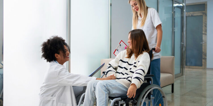 Professora da UFRJ faz 6 pessoas tetraplégicas voltarem a andar com injeção milagrosa