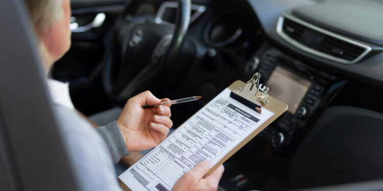 CNH fica 4 vezes mais barata em 2026: veja o valor atualizado para tirar a carteira de motorista