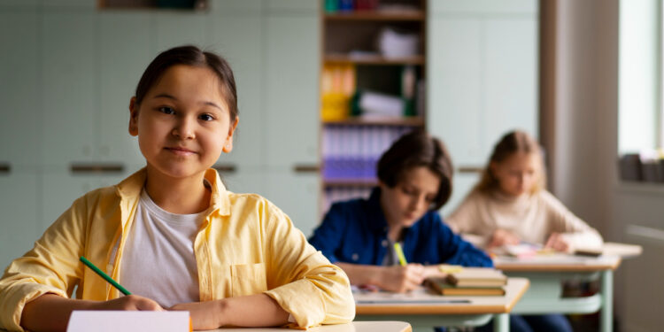 Logo após as férias acabarem em 2026, as escolas convocaram uma greve por todo este país