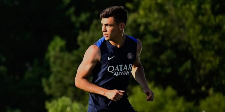 Jogador que atuou com Dembélé no PSG negocia com time brasileiro