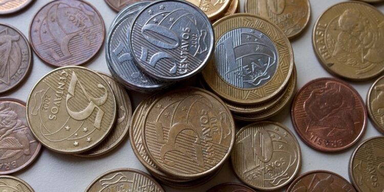 Trinca rara: essas 3 moedas de 5 centavos escondem um valor absurdo por trás