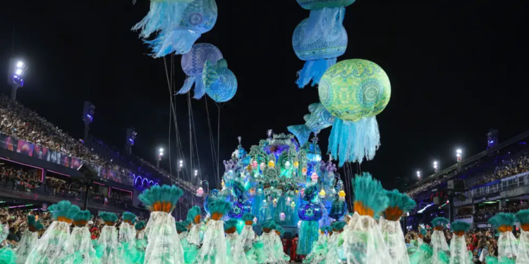 Adeus, escolas de samba: governo deve barrar desfiles de Carnaval em 2026