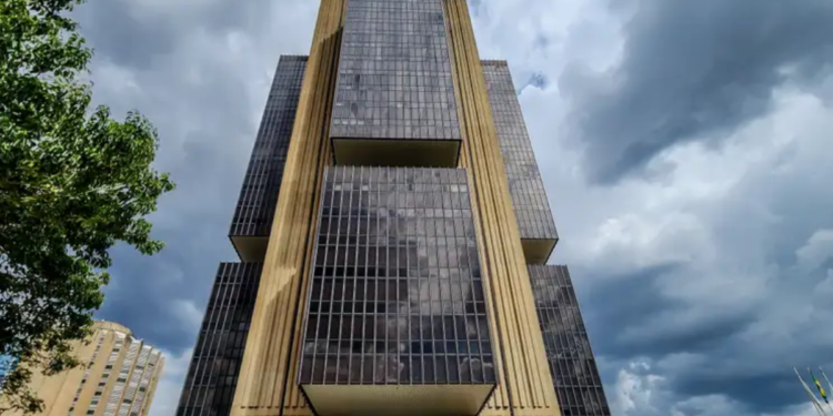 Alerta do Banco Central para quem tem conta corrente ou poupança na Caixa Econômica