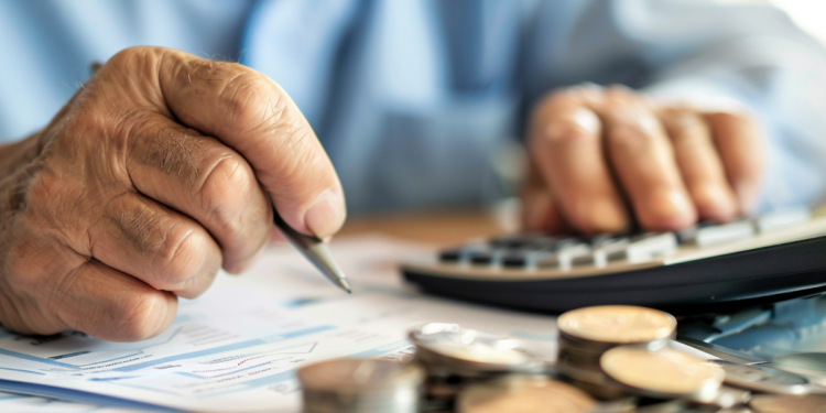 Aposentados podem receber bolada extra no salário de fevereiro, mas precisam correr contra o tempo