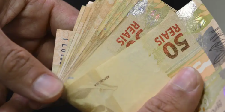 Auxílio de R$ 697 foi confirmado para milhões de brasileiros