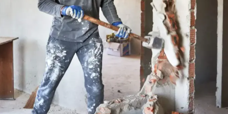 Barulho de obra em prédios só pode ser feito até esse horário no Brasil, depois disso é proibido por lei