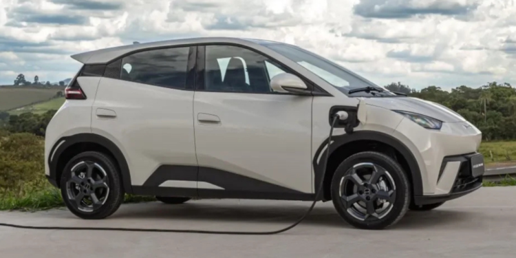 Bateria do carro elétrico fica viciada se não for carregada por completo?