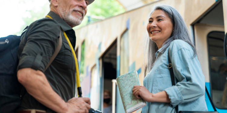 Brasileiros acima de 60 anos podem viajar de graça por todo o país
