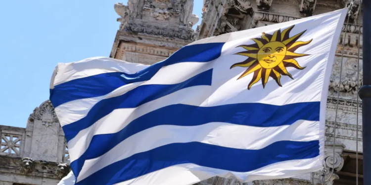 Brasileiros estão se mudando para o Uruguai para receber um salário mínimo maior