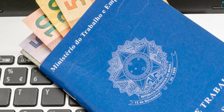 Empresa bilionária anuncia “14º salário” de pelo menos R$ 2.751,20 para os funcionários