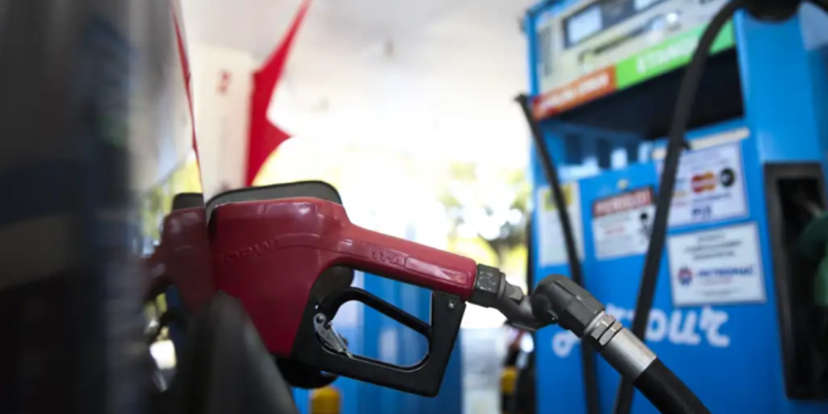 Gasolina vai cair de preço a partir desta terça-feira (27/01) em todo o Brasil