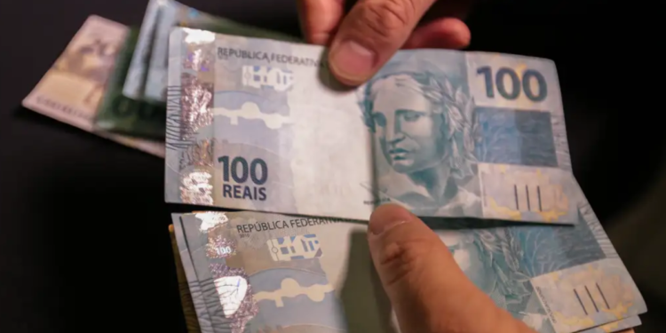 Governo surpreende e vai cortar 7,5% do salário mínimo em 2026?