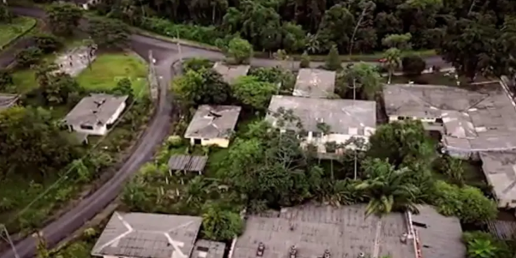 Maior montanha do Sul do Brasil fica em cidade abandonada, que parece ter saído de filme de terror