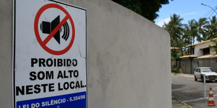 O que a “Lei do Silêncio” de 2026 diz sobre o limite de decibéis durante o dia