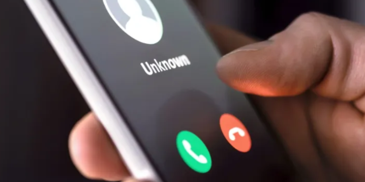 Por que você nunca deve rejeitar chamadas de spam e o que acontece com seu número após desligar