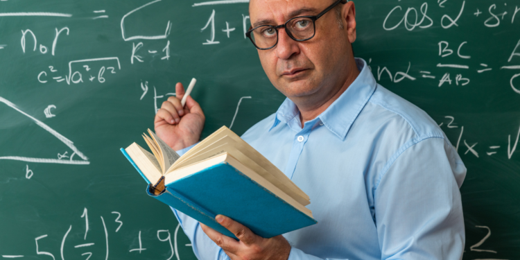 Quanto é 18 × 18 − 18 + 18 × 18 − (18 + 18)? O desafio matemático que confunde até os gênios