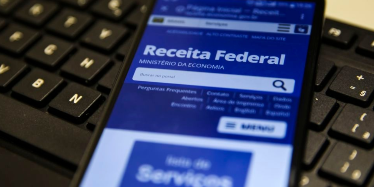 Receita Federal vai realizar pagamento surpresa para brasileiros em 30/01