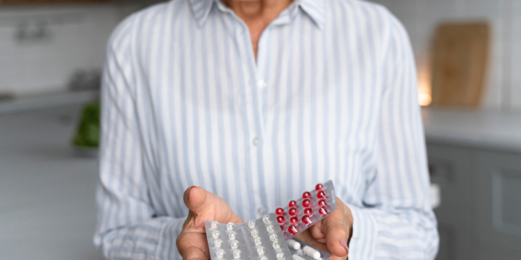 Remédio potente que pode curar o Alzheimer será vendido no Brasil