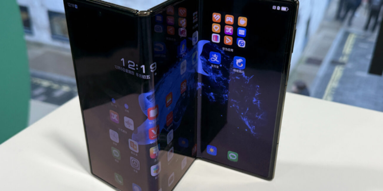 Samsung lança o celular mais ousado de todos os tempos: modelo chegará ao Brasil em breve