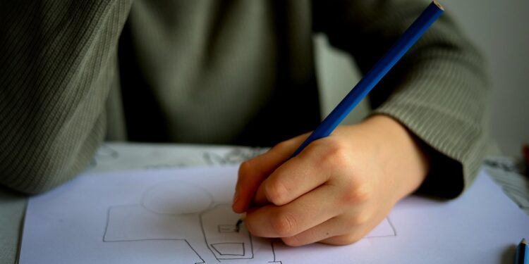 Governo confirma o fechamento de todas as escolas para fevereiro: sem aulas no ensino fundamental e no médio