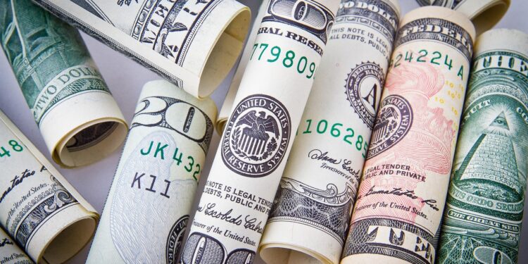 Brasileiro agiu com honestidade extrema e agora pode receber prêmio de R$ 13 milhões