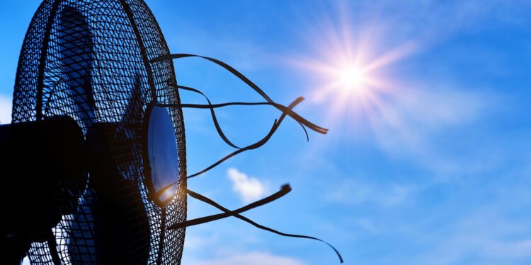 Não é perto de você: como posicionar o ventilador para refrescar como um ar-condicionado