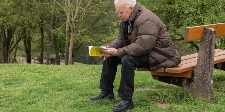 Dia do aposentado: beneficiários vão receber alguma quantia extra do governo no 24/01?